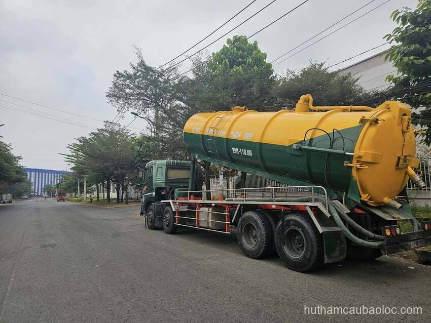 Hút hầm cầu tại phường Tân Sơn Hòa uy tín , sạch triệt để 100% tại Phường 1, Bảo Lộc - hình ảnh dịch vụ tại Bảo Lộc, Lâm Đồng Hút hầm cầu tại phường Tân Sơn Hòa uy tín , sạch triệt để 100% tại Phường 1, Bảo Lộc - hình ảnh dịch vụ tại Bảo Lộc, Lâm Đồng